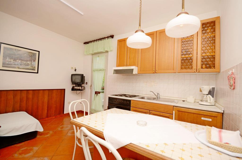 Apartments Dea Πόρετς Εξωτερικό φωτογραφία