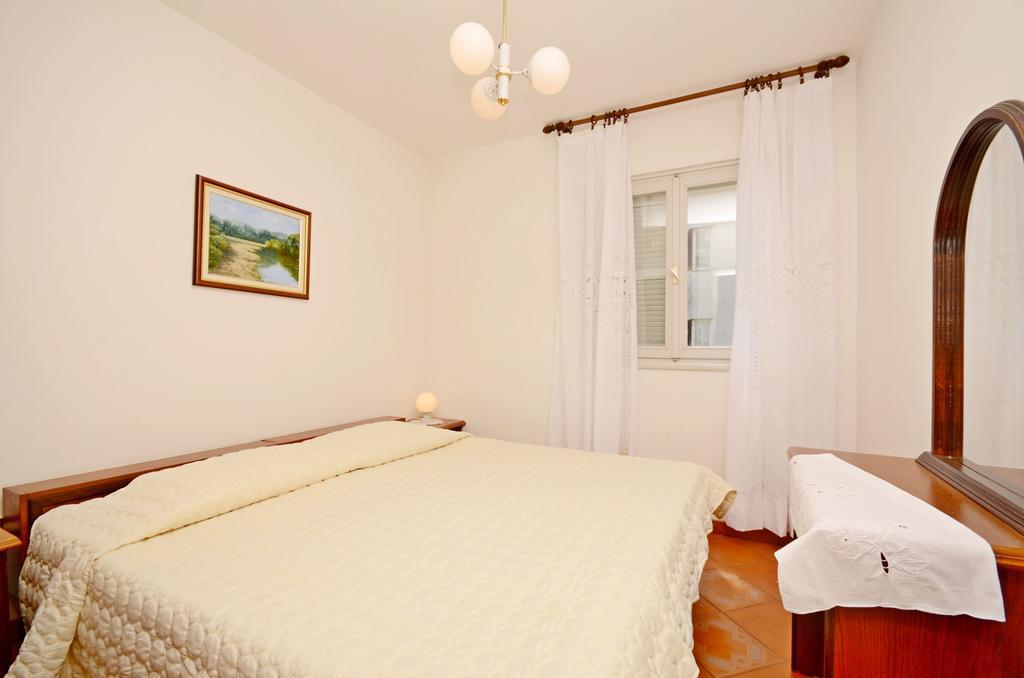 Apartments Dea Πόρετς Εξωτερικό φωτογραφία