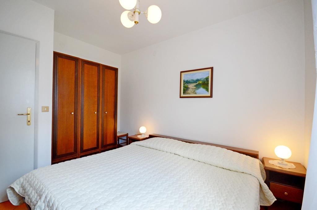 Apartments Dea Πόρετς Εξωτερικό φωτογραφία