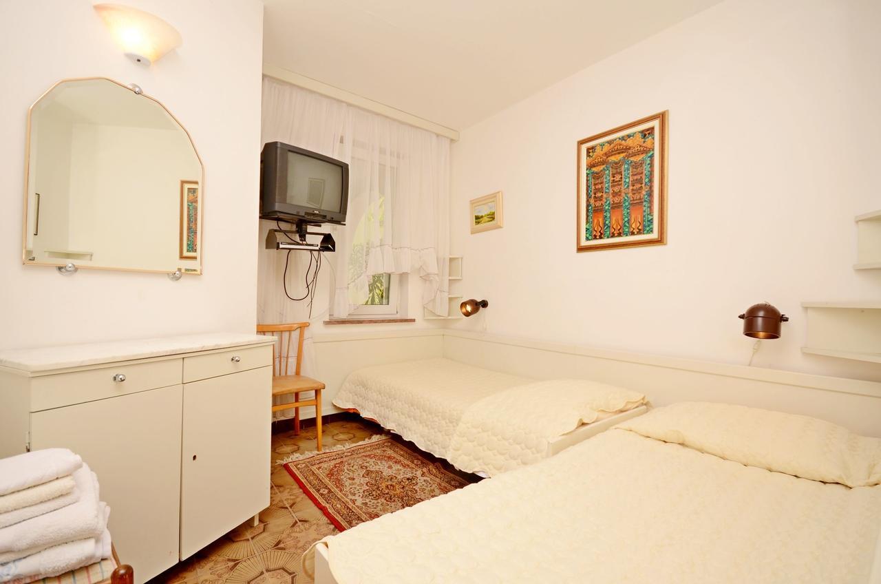 Apartments Dea Πόρετς Εξωτερικό φωτογραφία