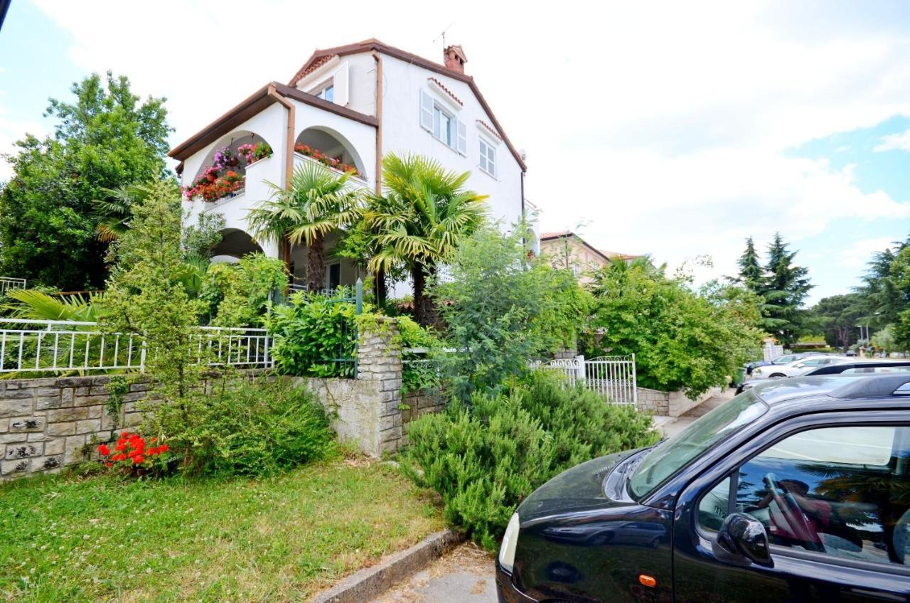 Apartments Dea Πόρετς Εξωτερικό φωτογραφία